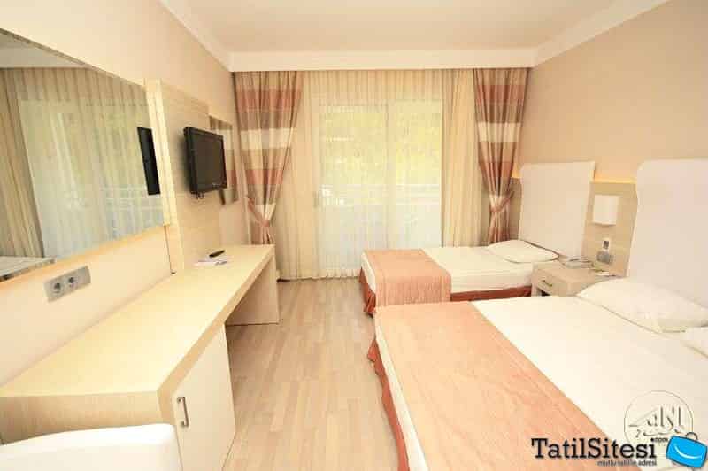 Zeus Turunç Otel